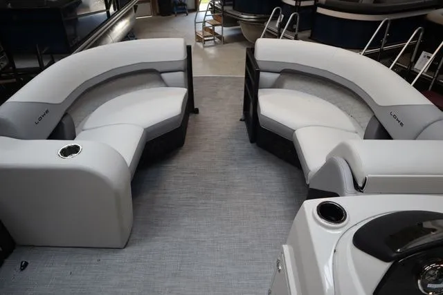 Slide: The Image of Lowe SS 230 DV Triple Tube 2026 - 9