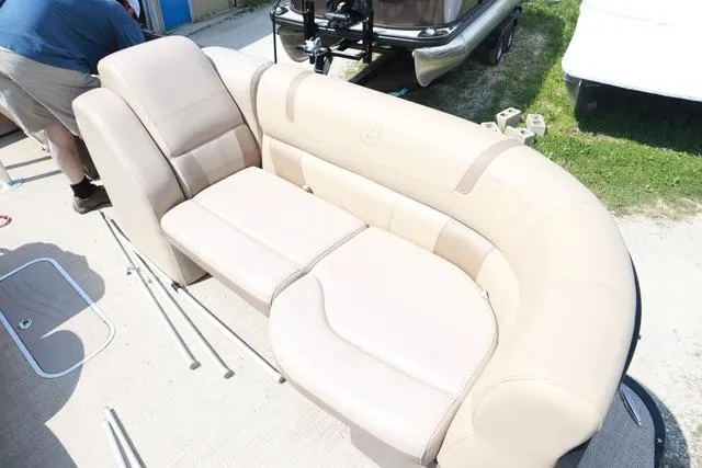 Slide: The Image of Godfrey Aqua Patio 235 Elite 2018 - 4