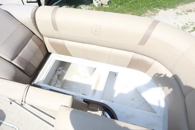 Slide: The Image of Godfrey Aqua Patio 235 Elite 2018 - 5