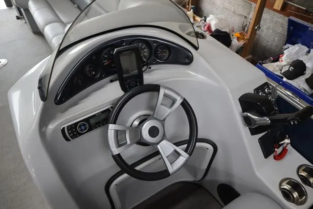 Slide: The Image of Bentley Pontoons 240 CRUISE 2019 - 10