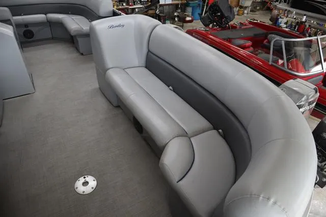 Slide: The Image of Bentley Pontoons 240 CRUISE 2019 - 14