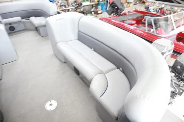 Slide: The Image of Bentley Pontoons 240 CRUISE 2019 - 3