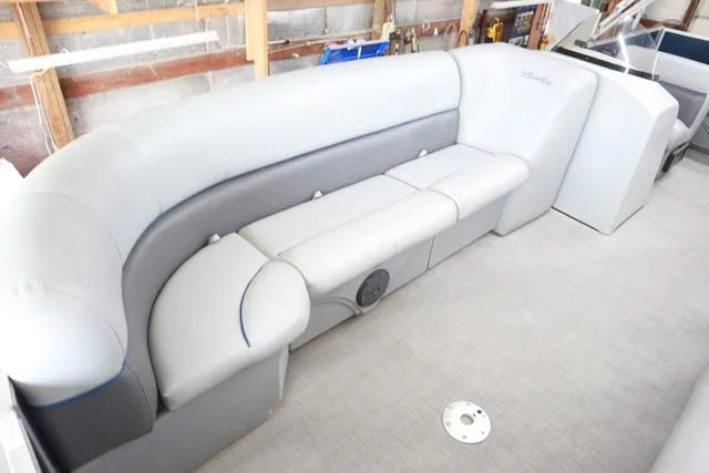 Slide: The Image of Bentley Pontoons 240 CRUISE 2019 - 4