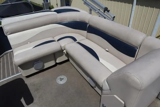 Slide: The Image of Godfrey SWEETWATER 2086 2014 - 10