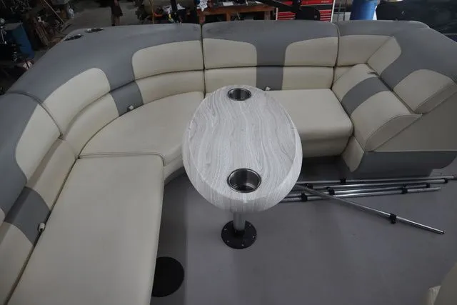 Slide: The Image of Lexington 517 SE 2021 - 10