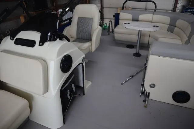 Slide: The Image of Lexington 517 SE 2021 - 12