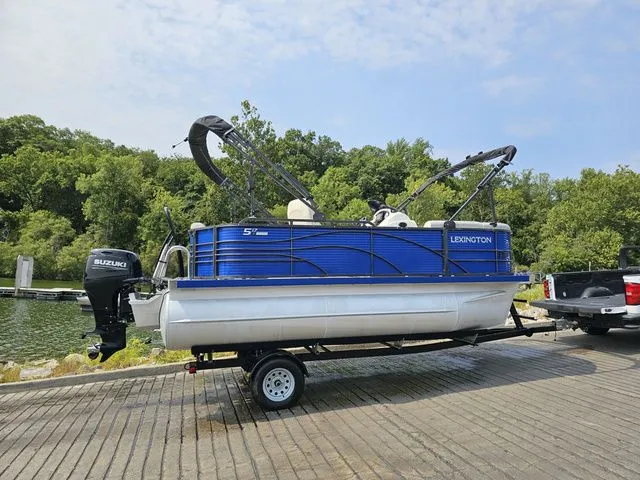 Slide: The Image of Lexington 517 SE 2021 - 3