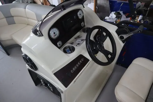 Slide: The Image of Lexington 517 SE 2021 - 7