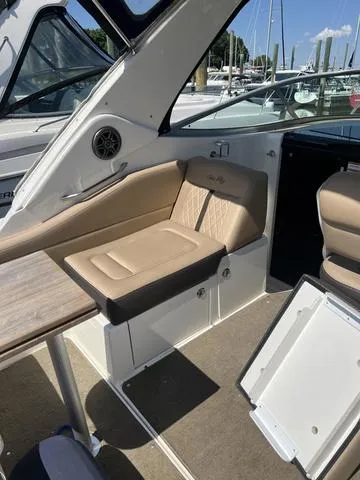 Slide: The Image of Sea Ray 310 Sundancer 2016 - 10