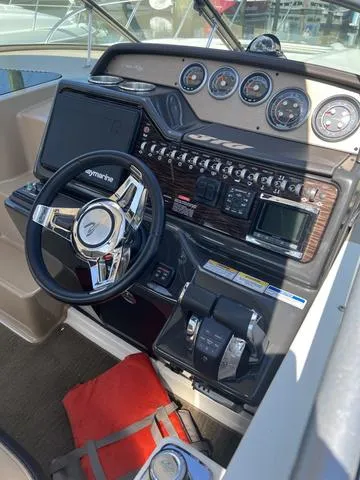 Slide: The Image of Sea Ray 310 Sundancer 2016 - 15