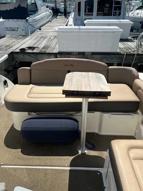 Slide: The Image of Sea Ray 310 Sundancer 2016 - 17