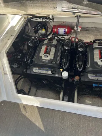 Slide: The Image of Sea Ray 310 Sundancer 2016 - 29