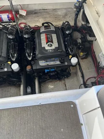 Slide: The Image of Sea Ray 310 Sundancer 2016 - 30