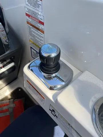 Slide: The Image of Sea Ray 310 Sundancer 2016 - 37