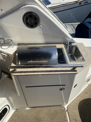 Slide: The Image of Sea Ray 310 Sundancer 2016 - 41