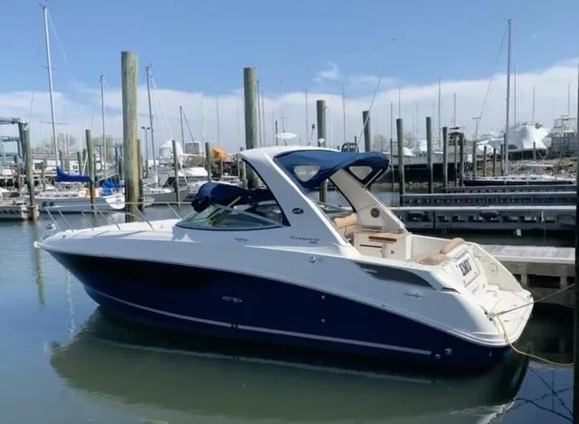 Slide: The Image of Sea Ray 310 Sundancer 2016 - 48