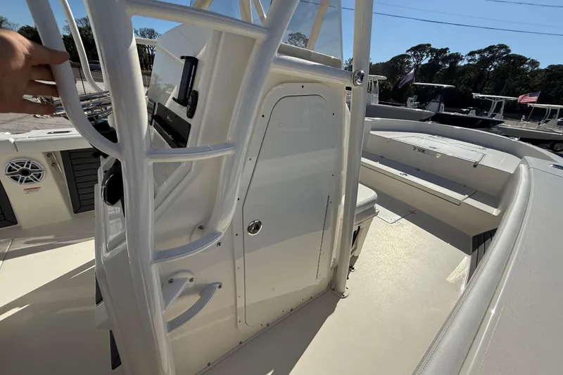 Slide: The Image of 2025 Pathfinder 2700 Open boat interior with seating and console details. - 41