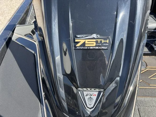 Slide: The Image of Skeeter FXR 21 APEX 2023 - 10