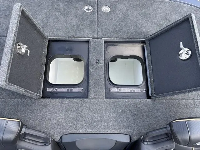 Slide: The Image of Skeeter FXR 21 APEX 2023 - 12