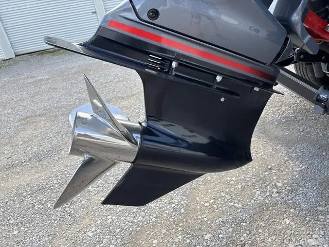 Slide: The Image of Skeeter FXR 21 APEX 2023 - 17