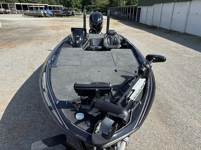 Slide: The Image of Skeeter FXR 21 APEX 2023 - 4