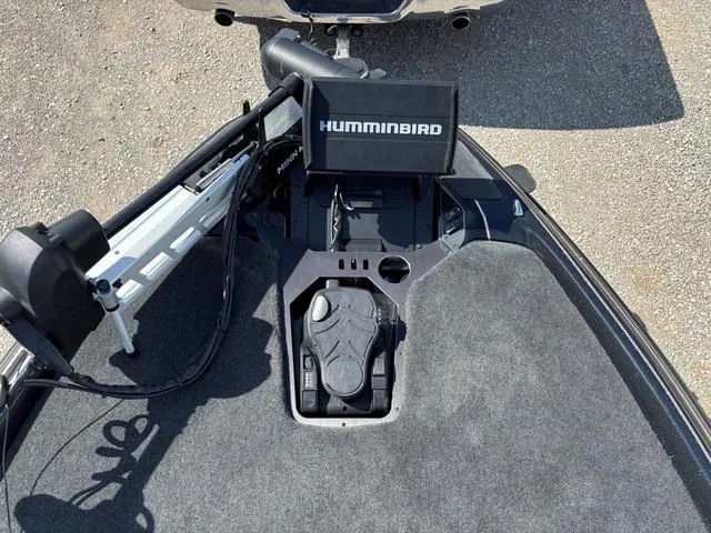 Slide: The Image of Skeeter FXR 21 APEX 2023 - 8