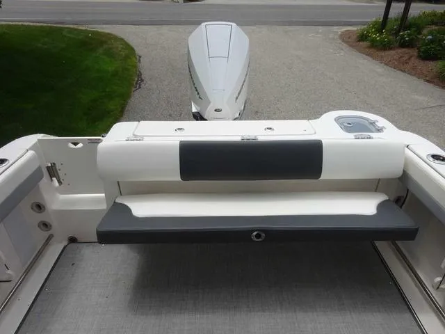 Slide: The Image of Robalo R247 2022 - 21