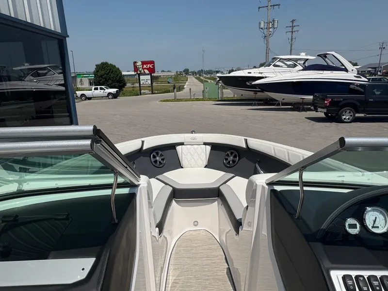 Slide: The Image of Regal 2000 ES 2019 - 4