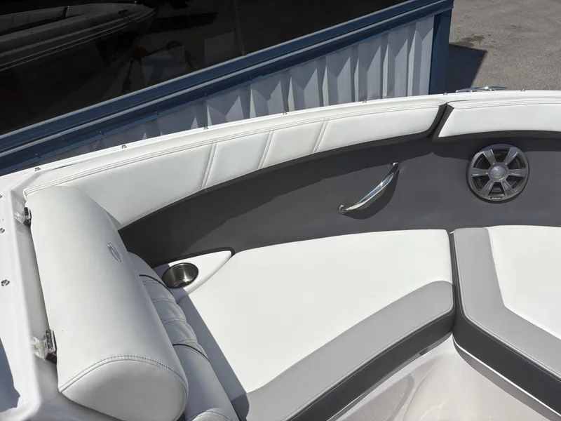 Slide: The Image of Regal 2000 ES 2019 - 8