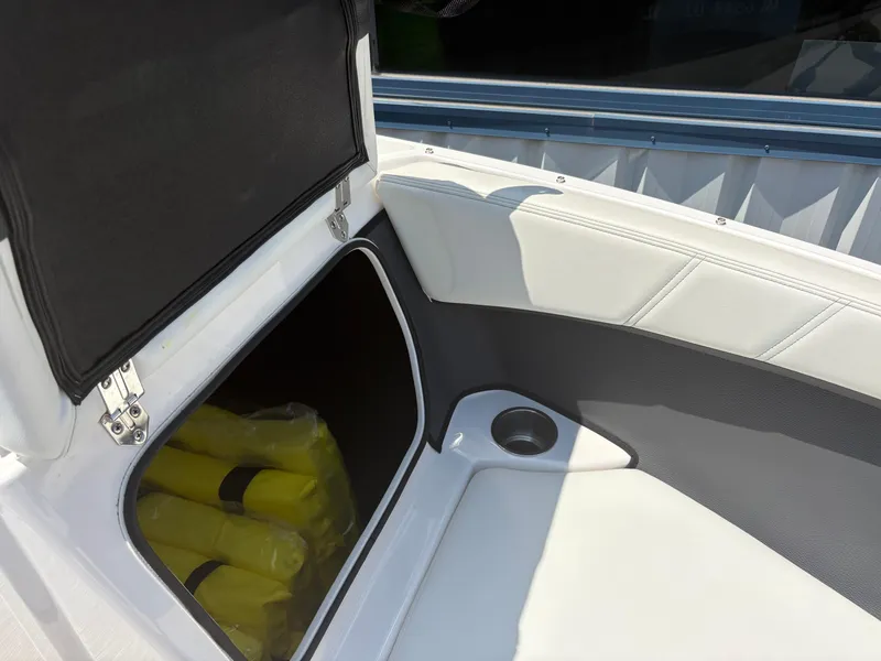 Slide: The Image of Regal 2000 ES 2019 - 9