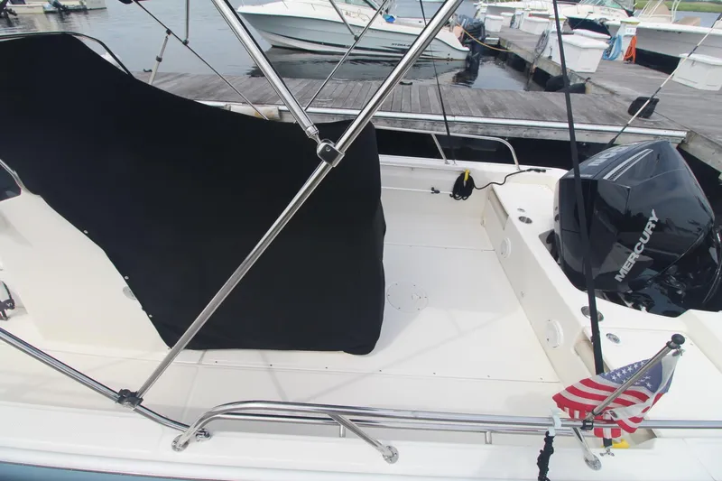 Slide: The Image of Boston Whaler 210 Montauk 2024 - 4