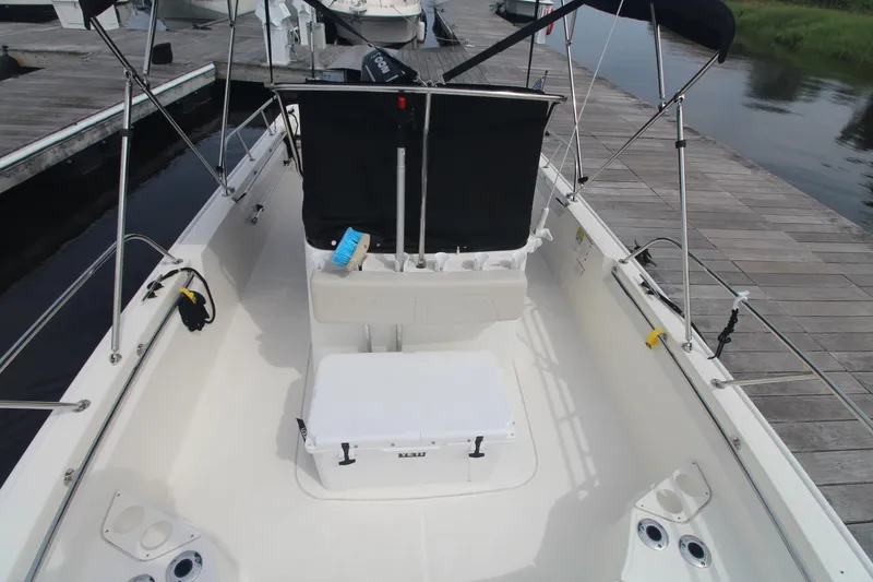 Slide: The Image of Boston Whaler 210 Montauk 2024 - 9