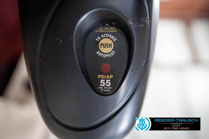 Slide: The Image of Close-up of a 1997 Lund 1700 Pro Angler autopilot control panel. - 41