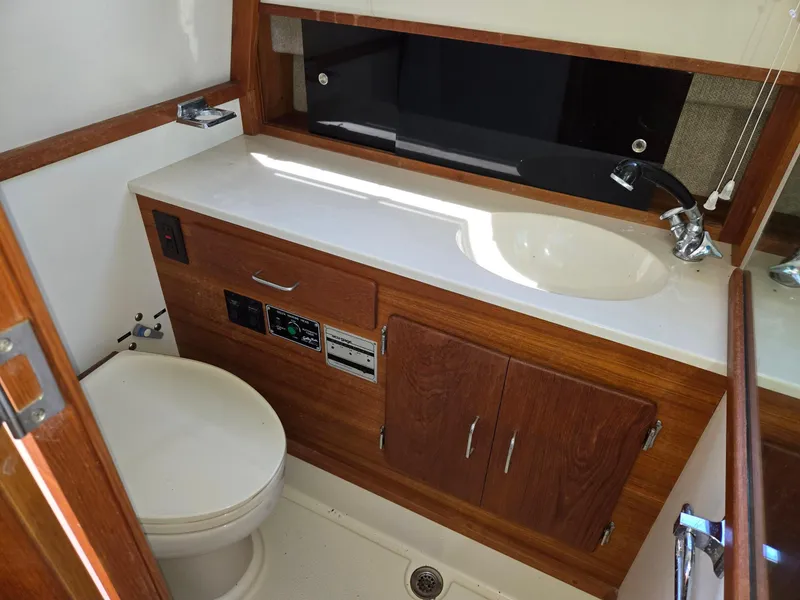 Slide: The Image of Tollycraft Sport Sedan 1990 - 55