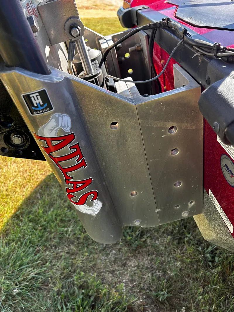 Slide: The Image of 2024 Ranger Z519 boat with Atlas jack plate, close-up view. - 21