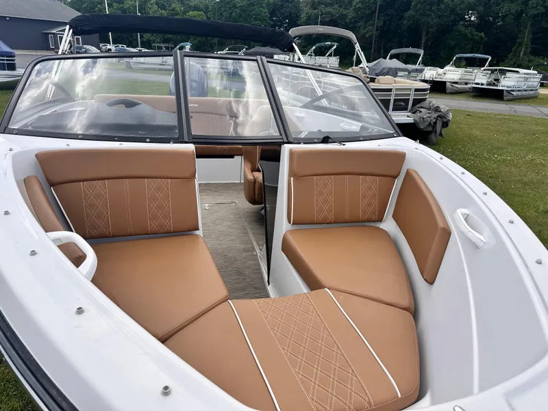 Slide: The Image of Glastron GT180 OPEN BOW 2019 - 9