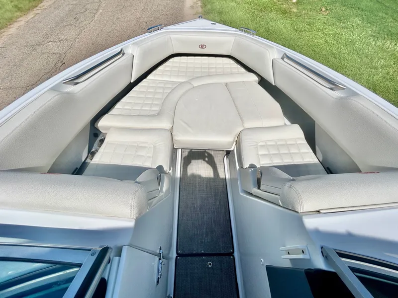 Slide: The Image of Cobalt R5 Surf 2020 - 14