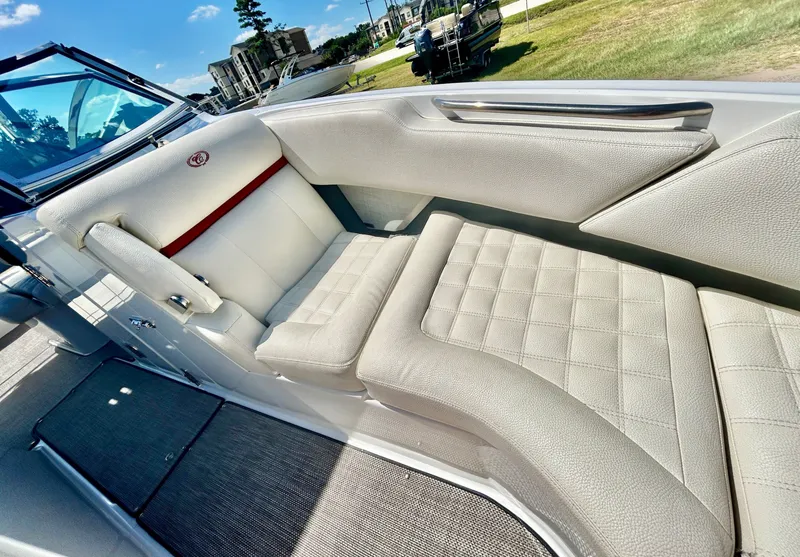 Slide: The Image of Cobalt R5 Surf 2020 - 24