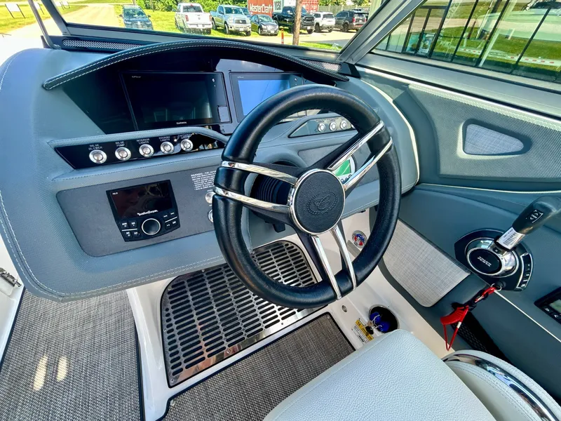 Slide: The Image of Cobalt R5 Surf 2020 - 29