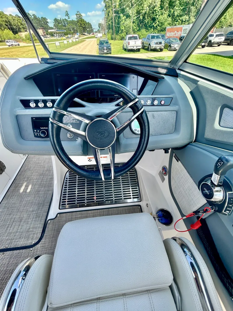 Slide: The Image of Cobalt R5 Surf 2020 - 30