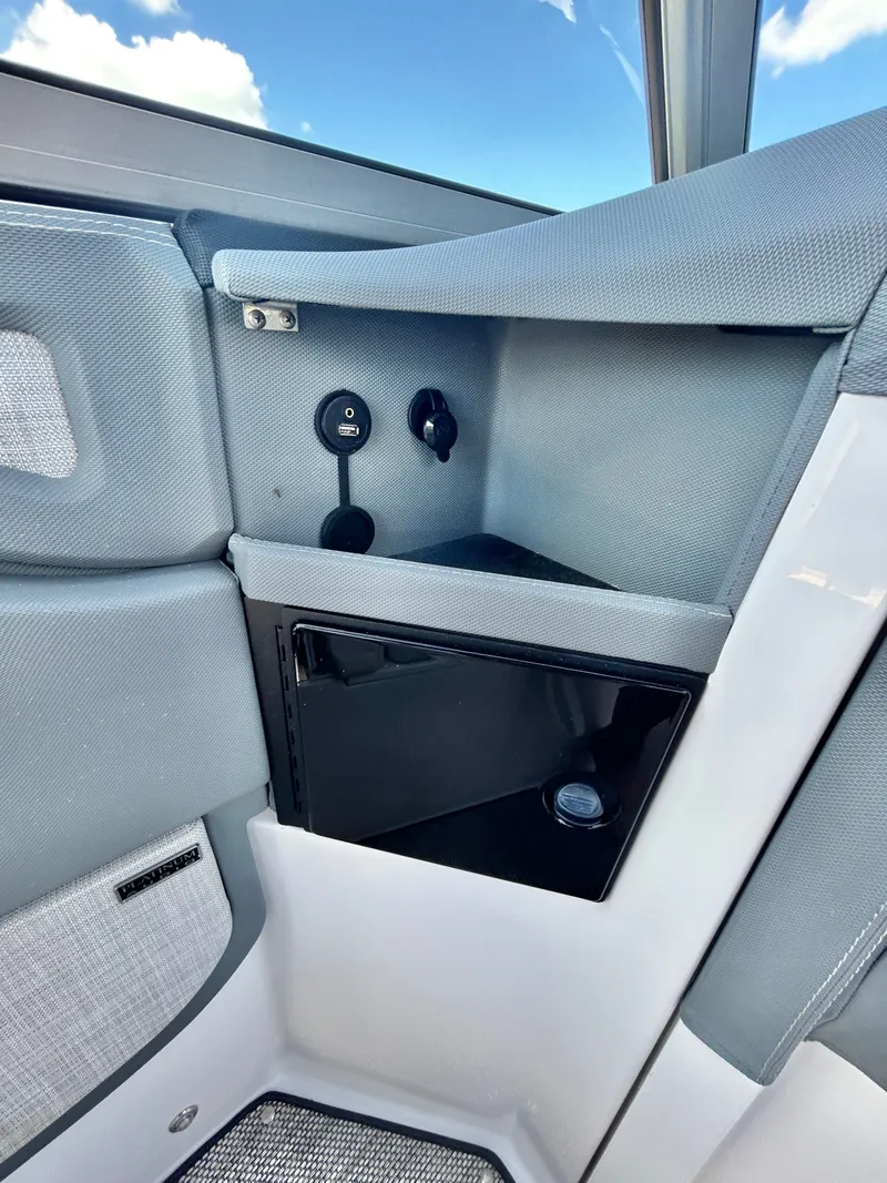 Slide: The Image of Cobalt R5 Surf 2020 - 39