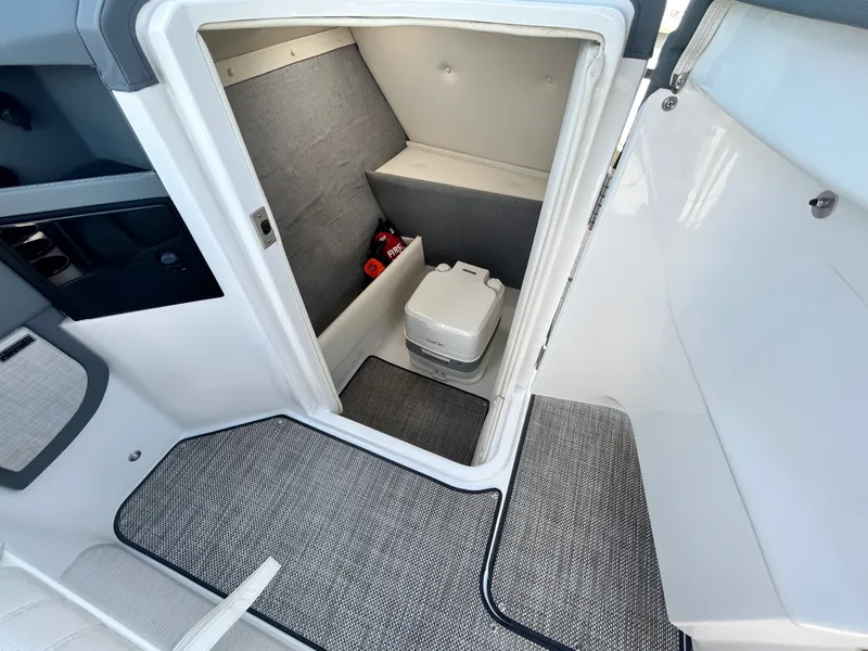 Slide: The Image of Cobalt R5 Surf 2020 - 43