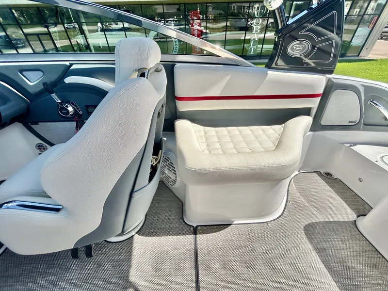 Slide: The Image of Cobalt R5 Surf 2020 - 48