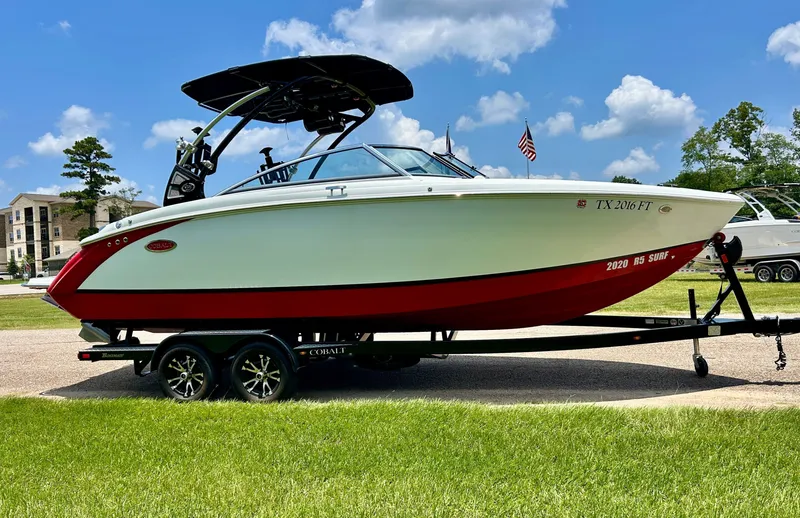 Slide: The Image of Cobalt R5 Surf 2020 - 5