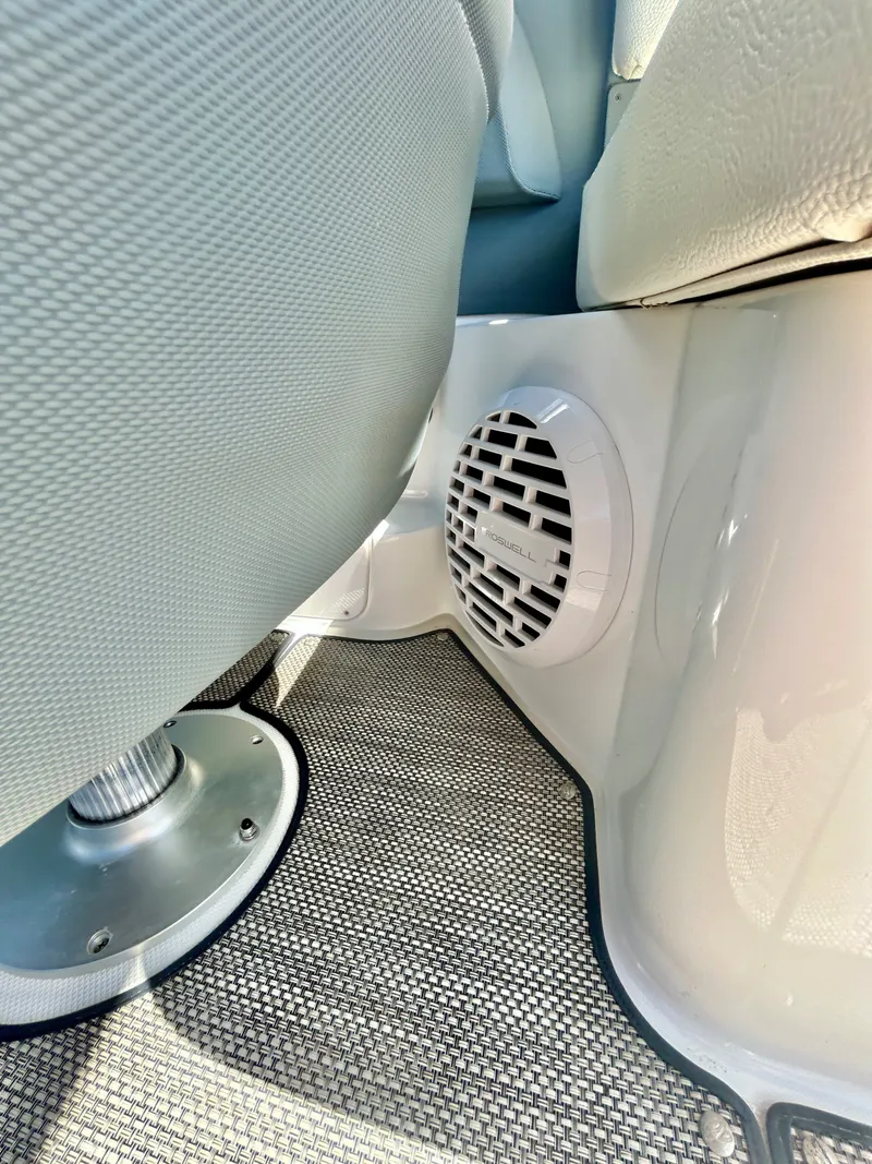 Slide: The Image of Cobalt R5 Surf 2020 - 50