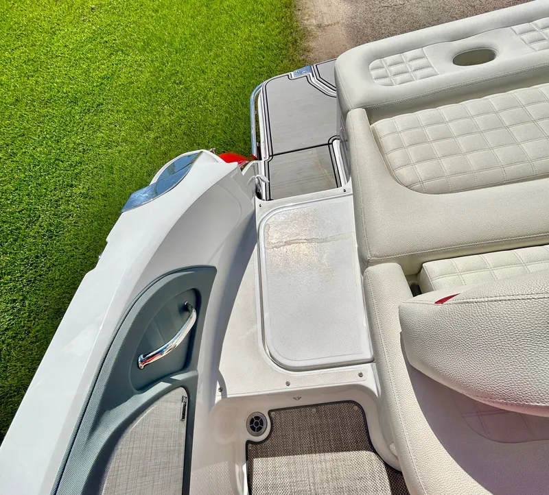 Slide: The Image of Cobalt R5 Surf 2020 - 52