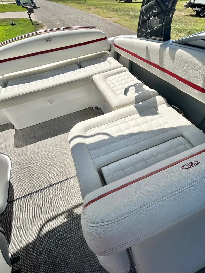 Slide: The Image of Cobalt R5 Surf 2020 - 57