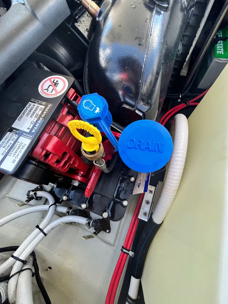 Slide: The Image of Cobalt R5 Surf 2020 - 60