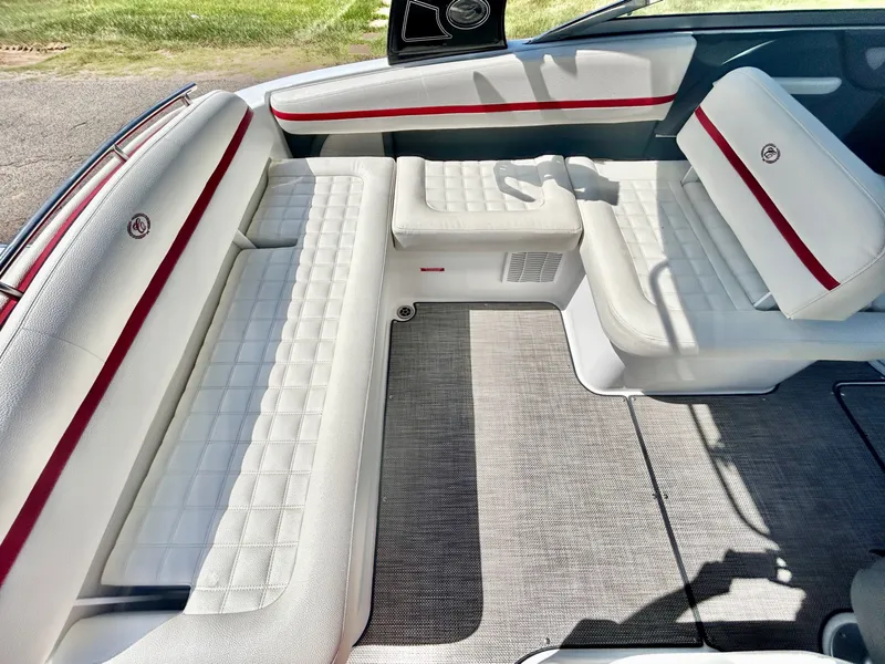 Slide: The Image of Cobalt R5 Surf 2020 - 63