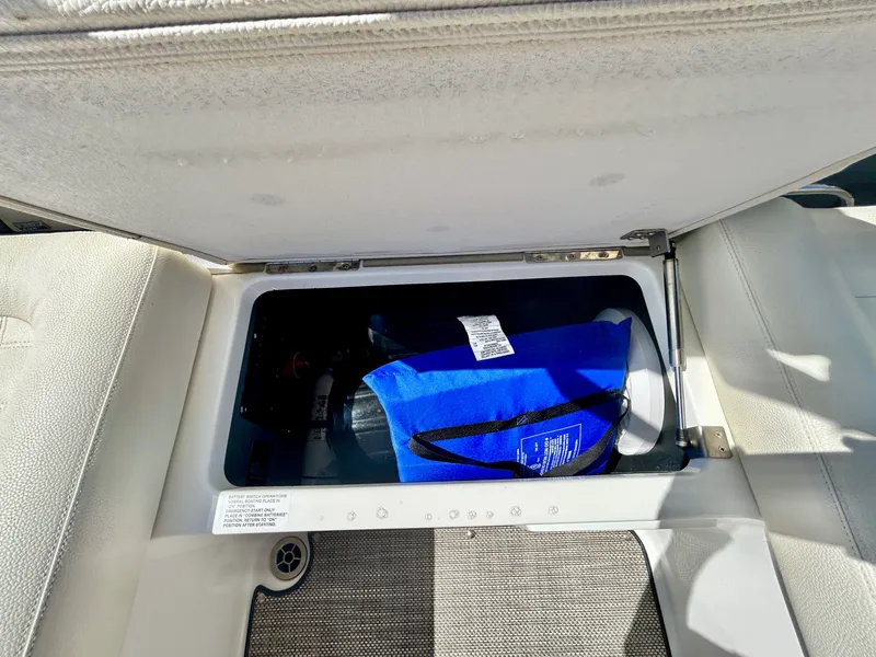 Slide: The Image of Cobalt R5 Surf 2020 - 64